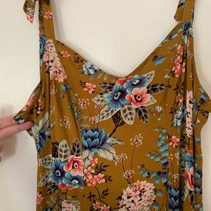 Floral maxi dress with tie straps and slit